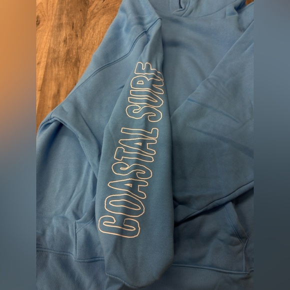 Wild Fable Women’s Large Blue Graphic Hoodie Oversized Cozy Surf Pullover - Picture 2 of 5